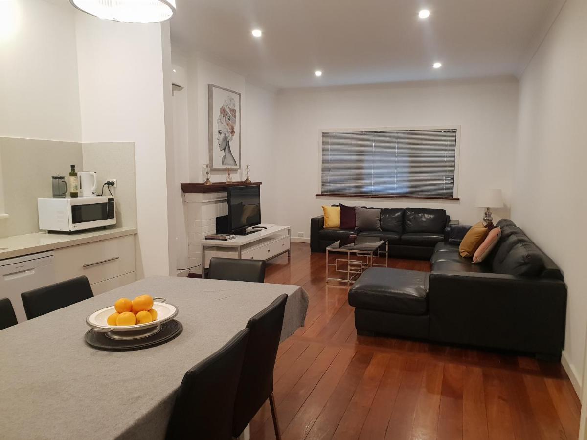 Leisurely Manor - Spacious Three Bedroom Home In Fremantle Zewnętrze zdjęcie